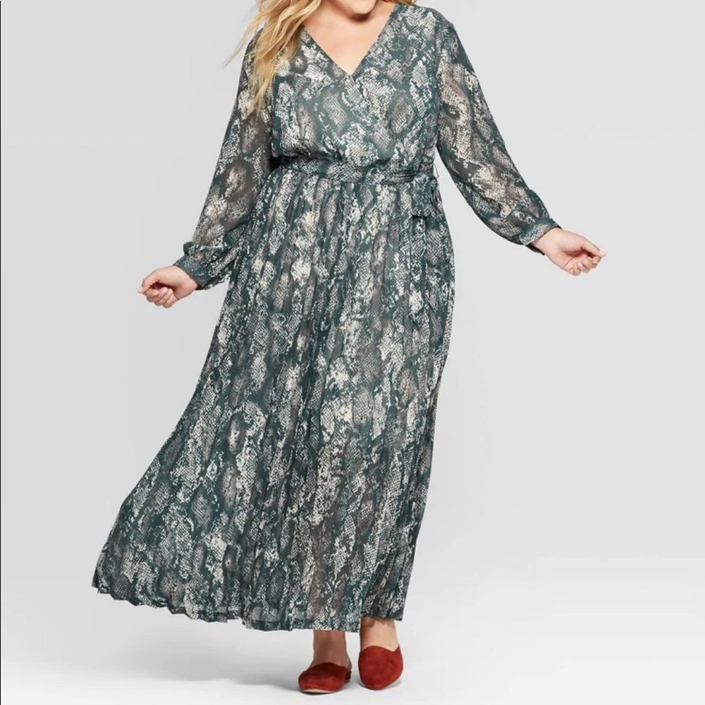 Ava & Viv Green Plus Size Snake Print V-neck Pleated Chiffon Wrap Maxi Dress